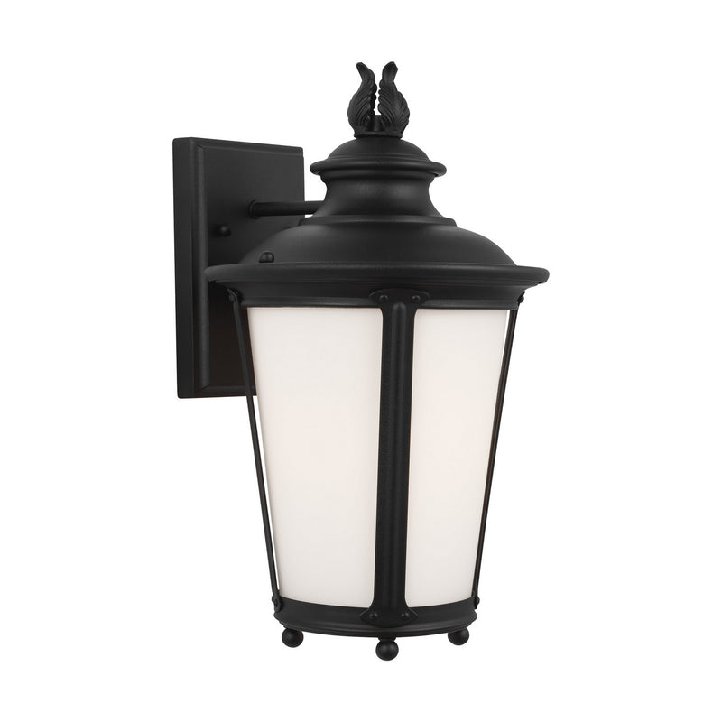 One Light Outdoor Wall Lantern<br /><span style="color:#4AB0CE;">Entrega: 4-10 dias en USA</span><br /><span style="color:#4AB0CE;font-size:60%;">PREGUNTE POR ENTREGA EN PANAMA</span><br />Collection: Cape May<br />Finish: Black