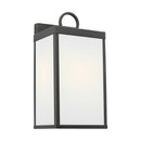 One Light Wall Lantern<br /><span style="color:#4AB0CE;">Entrega: 4-10 dias en USA</span><br /><span style="color:#4AB0CE;font-size:60%;">PREGUNTE POR ENTREGA EN PANAMA</span><br />Collection: Howell<br />Finish: Antique Bronze