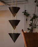 Three Light Pendant<br /><span style="color:#4AB0CE;">Entrega: 4-10 dias en USA</span><br /><span style="color:#4AB0CE;font-size:60%;">PREGUNTE POR ENTREGA EN PANAMA</span><br />Collection: Versus<br />Finish: Urban Bronze