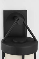 One Light Wall Lantern<br /><span style="color:#4AB0CE;">Entrega: 4-10 dias en USA</span><br /><span style="color:#4AB0CE;font-size:60%;">PREGUNTE POR ENTREGA EN PANAMA</span><br />Collection: Otis<br />Finish: Textured Black
