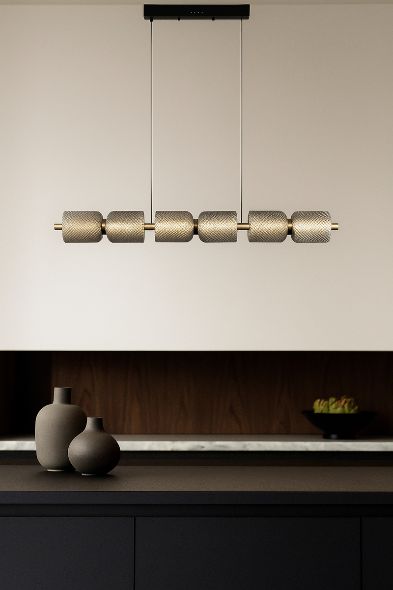 LÁMPARA DE TECHO COLGANTE  DECORATIVA LED 32W, INTERRUPTOR PARA ELEGIR TONALIDAD DE LUZ CCT: 30K 40K 60K , 110-240V, 50-60HZ, GRADO DE PROTECCION IP20, ACABADO NEGRO + BRASS.