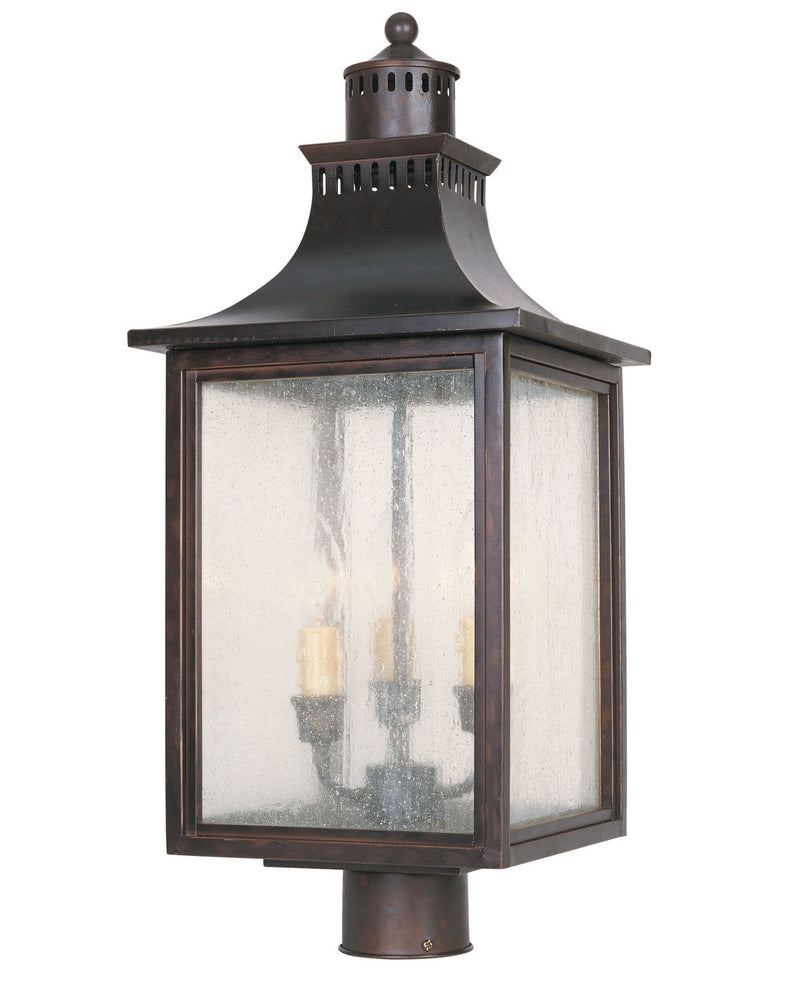 Three Light Post Lantern<br /><span style="color:#4AB0CE;">Entrega: 4-10 dias en USA</span><br /><span style="color:#4AB0CE;font-size:60%;">PREGUNTE POR ENTREGA EN PANAMA</span><br />Collection: Monte Grande<br />Finish: English Bronze