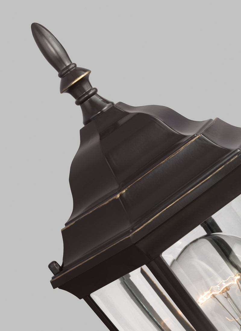 One Light Outdoor Wall Lantern<br /><span style="color:#4AB0CE;">Entrega: 4-10 dias en USA</span><br /><span style="color:#4AB0CE;font-size:60%;">PREGUNTE POR ENTREGA EN PANAMA</span><br />Collection: Bakersville<br />Finish: Antique Bronze