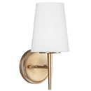 One Light Wall / Bath Sconce<br /><span style="color:#4AB0CE;">Entrega: 4-10 dias en USA</span><br /><span style="color:#4AB0CE;font-size:60%;">PREGUNTE POR ENTREGA EN PANAMA</span><br />Collection: Driscoll<br />Finish: Satin Brass