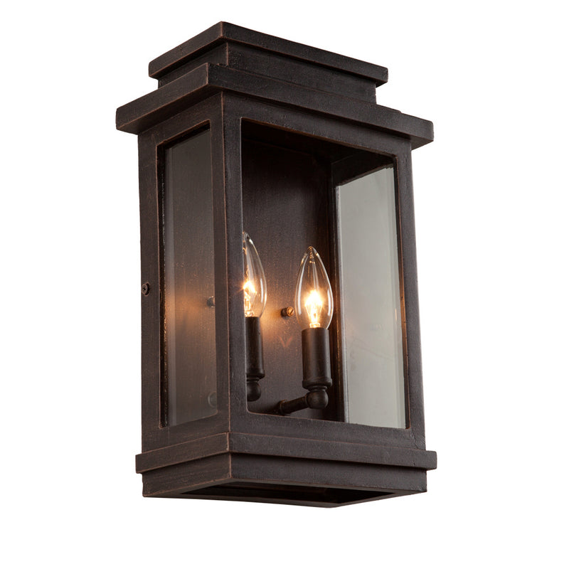 Two Light Outdoor Wall Mount<br /><span style="color:#4AB0CE;">Entrega: 4-10 dias en USA</span><br /><span style="color:#4AB0CE;font-size:60%;">PREGUNTE POR ENTREGA EN PANAMA</span><br />Collection: Freemont<br />Finish: Oil Rubbed Bronze