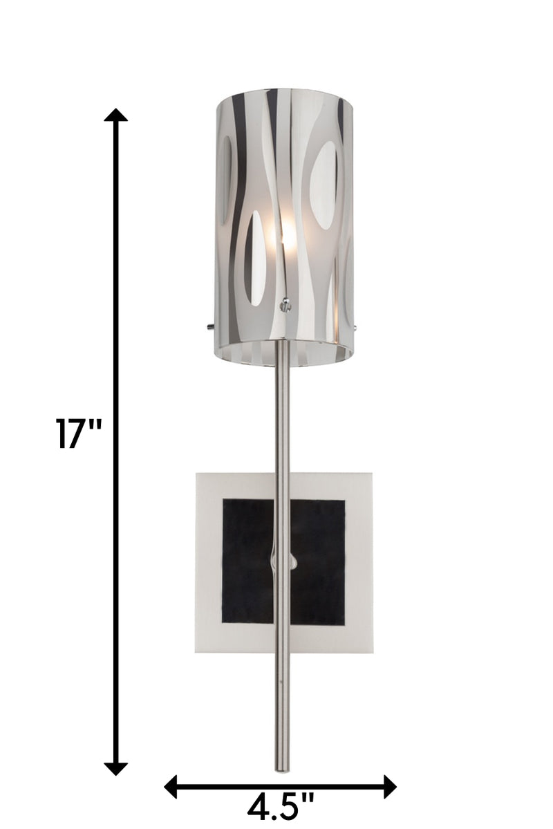 One Light Wall Sconce<br /><span style="color:#4AB0CE;">Entrega: 4-10 dias en USA</span><br /><span style="color:#4AB0CE;font-size:60%;">PREGUNTE POR ENTREGA EN PANAMA</span><br />Collection: Chroman Empire<br />Finish: Chrome