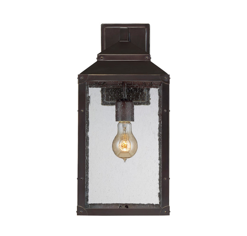 One Light Wall Mount<br /><span style="color:#4AB0CE;">Entrega: 4-10 dias en USA</span><br /><span style="color:#4AB0CE;font-size:60%;">PREGUNTE POR ENTREGA EN PANAMA</span><br />Collection: Brennan<br />Finish: English Bronze with Gold
