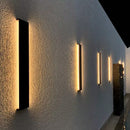 LÁMPARA DE PARED EXTERIOR DECORATIVA LED, 30W, 2000LM, TONALIDAD DE LUZ 3000K, 100-240V, 50-60HZ, GRADO DE PROTECCION IP65, ACABADO NEGRO.