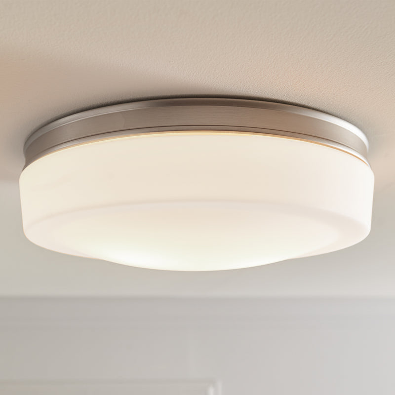 Two Light Flush Mount<br /><span style="color:#4AB0CE;">Entrega: 4-10 dias en USA</span><br /><span style="color:#4AB0CE;font-size:60%;">PREGUNTE POR ENTREGA EN PANAMA</span><br />Collection: Issen<br />Finish: Satin Nickel