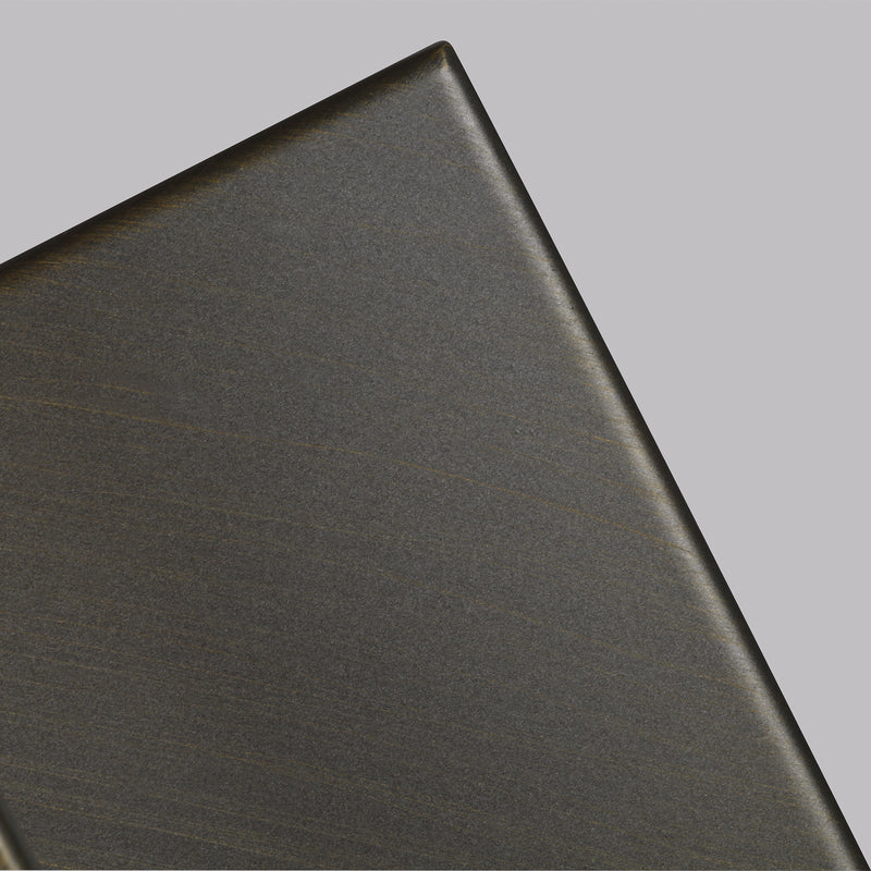 One Light Wall Sconce<br /><span style="color:#4AB0CE;">Entrega: 16-17 semanas en USA</span><br /><span style="color:#4AB0CE;font-size:60%;">PREGUNTE POR ENTREGA EN PANAMA</span><br />Collection: Quinn<br />Finish: Antique Bronze