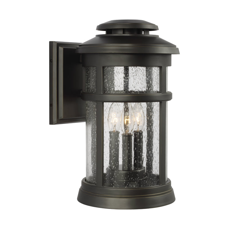 Three Light Outdoor Wall Lantern<br /><span style="color:#4AB0CE;">Entrega: 4-10 dias en USA</span><br /><span style="color:#4AB0CE;font-size:60%;">PREGUNTE POR ENTREGA EN PANAMA</span><br />Collection: Newport<br />Finish: Antique Bronze