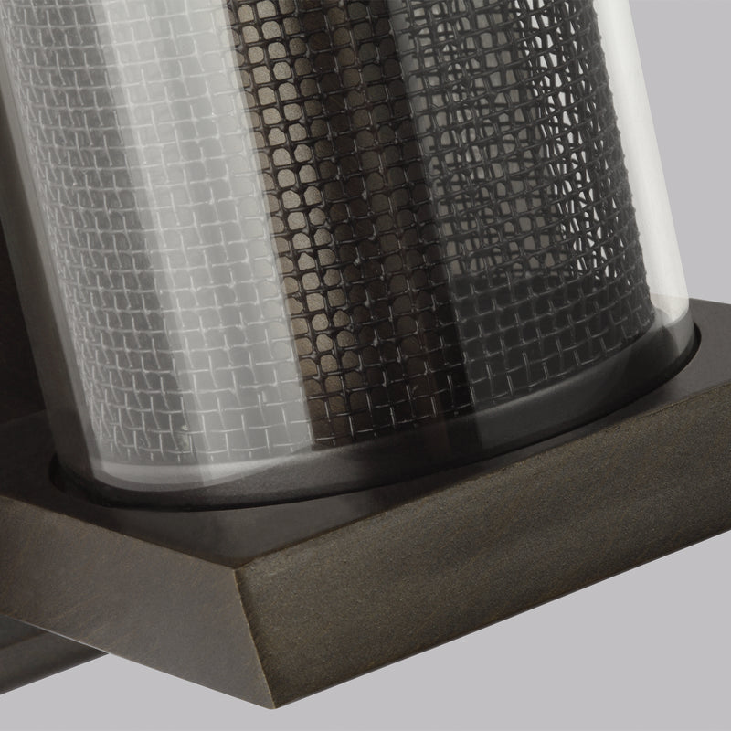 One Light Wall Sconce<br /><span style="color:#4AB0CE;">Entrega: 4-10 dias en USA</span><br /><span style="color:#4AB0CE;font-size:60%;">PREGUNTE POR ENTREGA EN PANAMA</span><br />Collection: Silo<br />Finish: Antique Bronze