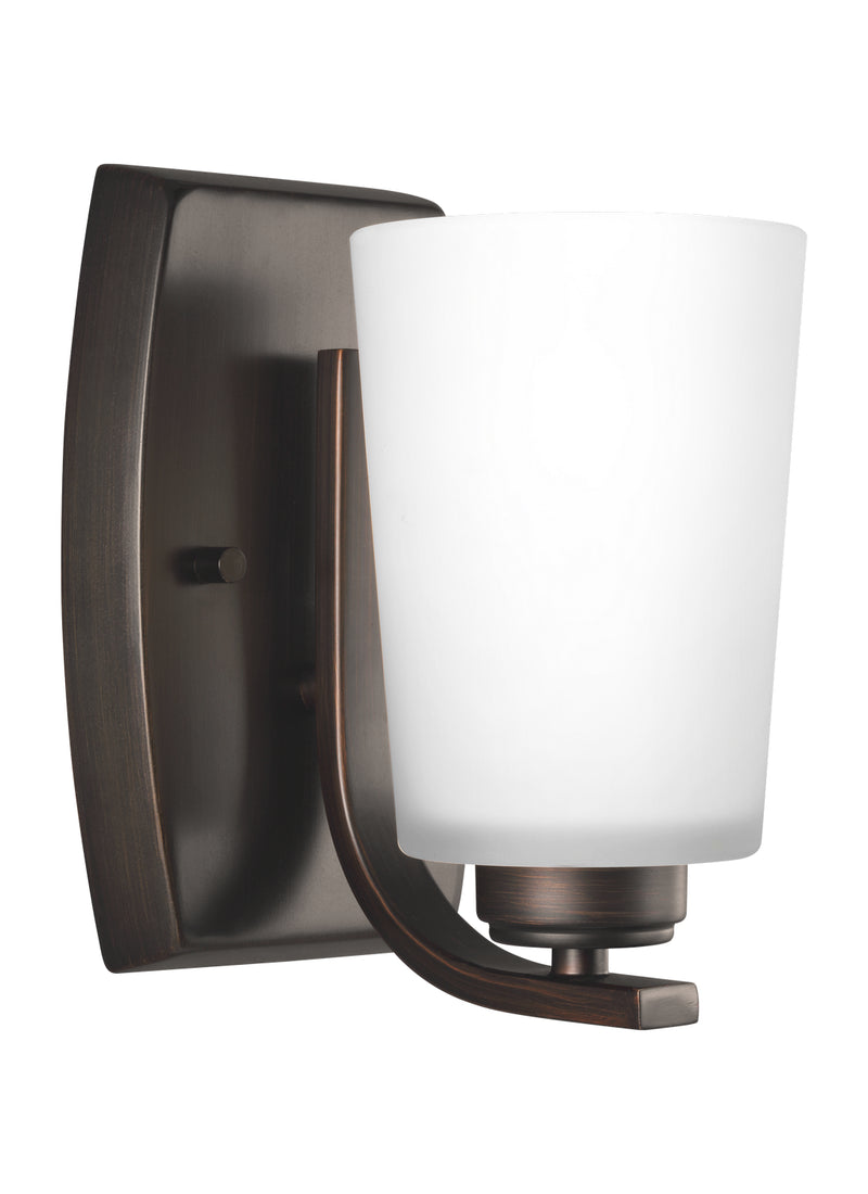 One Light Wall / Bath Sconce<br /><span style="color:#4AB0CE;">Entrega: 4-10 dias en USA</span><br /><span style="color:#4AB0CE;font-size:60%;">PREGUNTE POR ENTREGA EN PANAMA</span><br />Collection: Franport<br />Finish: Bronze