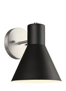 One Light Wall / Bath Sconce<br /><span style="color:#4AB0CE;">Entrega: 4-10 dias en USA</span><br /><span style="color:#4AB0CE;font-size:60%;">PREGUNTE POR ENTREGA EN PANAMA</span><br />Collection: Towner<br />Finish: Brushed Nickel