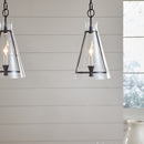One Light Pendant<br /><span style="color:#4AB0CE;">Entrega: 4-10 dias en USA</span><br /><span style="color:#4AB0CE;font-size:60%;">PREGUNTE POR ENTREGA EN PANAMA</span><br />Collection: Keystone<br />Finish: Aged Iron