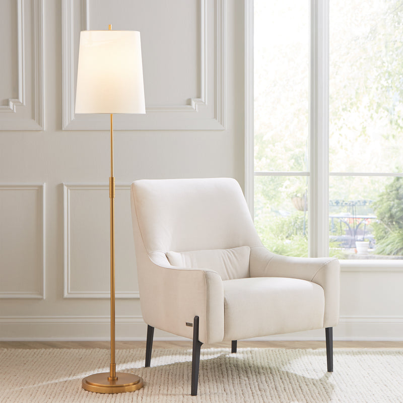 One Light Floor Lamp<br /><span style="color:#4AB0CE;">Entrega: 4-10 dias en USA</span><br /><span style="color:#4AB0CE;font-size:60%;">PREGUNTE POR ENTREGA EN PANAMA</span><br />Collection: Beckham Classic<br />Finish: Burnished Brass