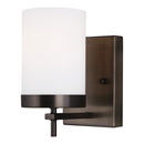 One Light Wall / Bath Sconce<br /><span style="color:#4AB0CE;">Entrega: 4-10 dias en USA</span><br /><span style="color:#4AB0CE;font-size:60%;">PREGUNTE POR ENTREGA EN PANAMA</span><br />Collection: Zire<br />Finish: Brushed Oil Rubbed Bronze
