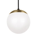 One Light Pendant<br /><span style="color:#4AB0CE;">Entrega: 4-5 semanas en USA</span><br /><span style="color:#4AB0CE;font-size:60%;">PREGUNTE POR ENTREGA EN PANAMA</span><br />Collection: Leo - Hanging Globe<br />Finish: Satin Brass