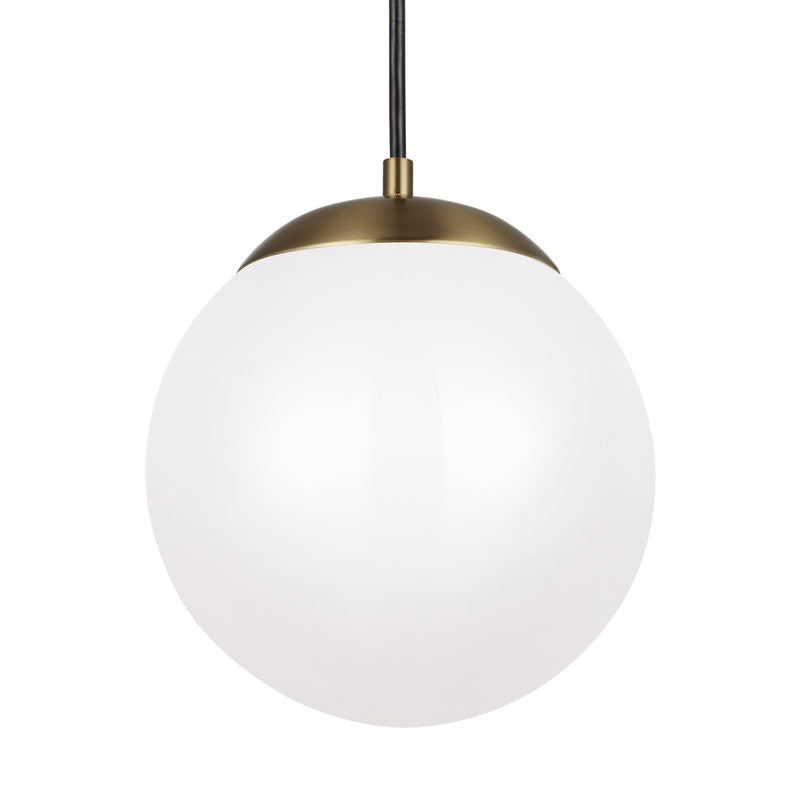 LED Pendant<br /><span style="color:#4AB0CE;">Entrega: 4-10 dias en USA</span><br /><span style="color:#4AB0CE;font-size:60%;">PREGUNTE POR ENTREGA EN PANAMA</span><br />Collection: Leo - Hanging Globe<br />Finish: Satin Brass
