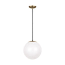 One Light Pendant<br /><span style="color:#4AB0CE;">Entrega: 4-10 dias en USA</span><br /><span style="color:#4AB0CE;font-size:60%;">PREGUNTE POR ENTREGA EN PANAMA</span><br />Collection: Leo - Hanging Globe<br />Finish: Satin Brass
