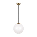 One Light Pendant<br /><span style="color:#4AB0CE;">Entrega: 4-10 dias en USA</span><br /><span style="color:#4AB0CE;font-size:60%;">PREGUNTE POR ENTREGA EN PANAMA</span><br />Collection: Leo - Hanging Globe<br />Finish: Satin Brass