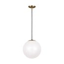 One Light Pendant<br /><span style="color:#4AB0CE;">Entrega: 4-10 dias en USA</span><br /><span style="color:#4AB0CE;font-size:60%;">PREGUNTE POR ENTREGA EN PANAMA</span><br />Collection: Leo - Hanging Globe<br />Finish: Satin Brass