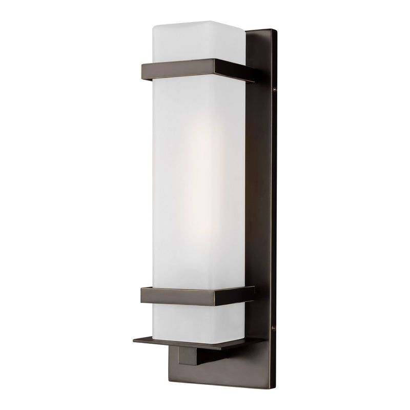 One Light Outdoor Wall Lantern<br /><span style="color:#4AB0CE;">Entrega: 4-10 dias en USA</span><br /><span style="color:#4AB0CE;font-size:60%;">PREGUNTE POR ENTREGA EN PANAMA</span><br />Collection: Alban<br />Finish: Antique Bronze