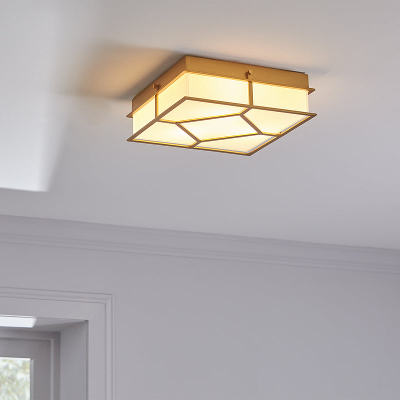 Three Light Flush Mount<br /><span style="color:#4AB0CE;">Entrega: 4-5 semanas en USA</span><br /><span style="color:#4AB0CE;font-size:60%;">PREGUNTE POR ENTREGA EN PANAMA</span><br />Collection: Transom<br />Finish: Burnished Brass