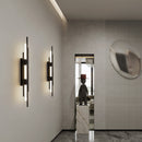 LÁMPARA DE PARED DECORATIVA LED 7W, TONALIDAD 3000K, 110-240V, 50-60HZ, GRADO DE PROTECCION IP20, ACABADO NEGRO.