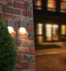 LÁMPARA DE PARED EXTERIOR DECORATIVA LED 1W, EMITE 60LM, TONALIDAD DE 3000K, 100-240V, IP65, ACABADO GRIS.