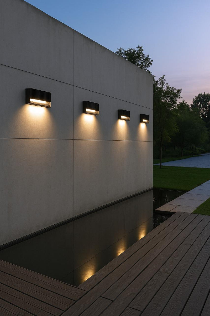 LÁMPARA DE EXTERIOR DECORATIVA LED 13W, EMITE 192LM, TONALIDAD 3000K, 100-277V, 50-60HZ, ACABADO NEGRO MATE.