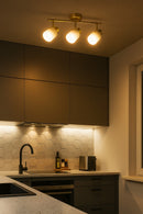 LÁMPARA DE PARED O TECHO DECORATIVA 3XE7-40W (NO INCLUIDO) ACABADO BRASS / METAL VIDRIO.