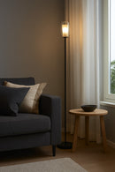 Lámpara de pie decorativa 1XE27-40W(no incluido) acabado black/ metal vidrio.