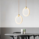 Lámpara Colgante Decorativa Con Luz Led 5W Acabado Brass/ Alabastro Metal.