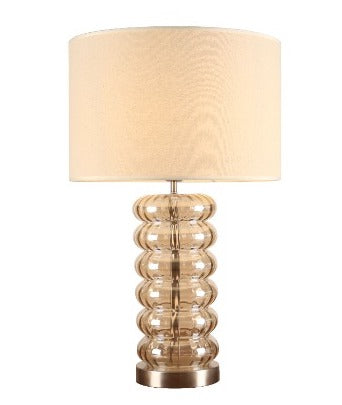 LÁMPARA DE MESA DECORATIVA 1XE27-60W,110-240V, GRADO DE PROTECCION IP20, ACABADO AMBAR.