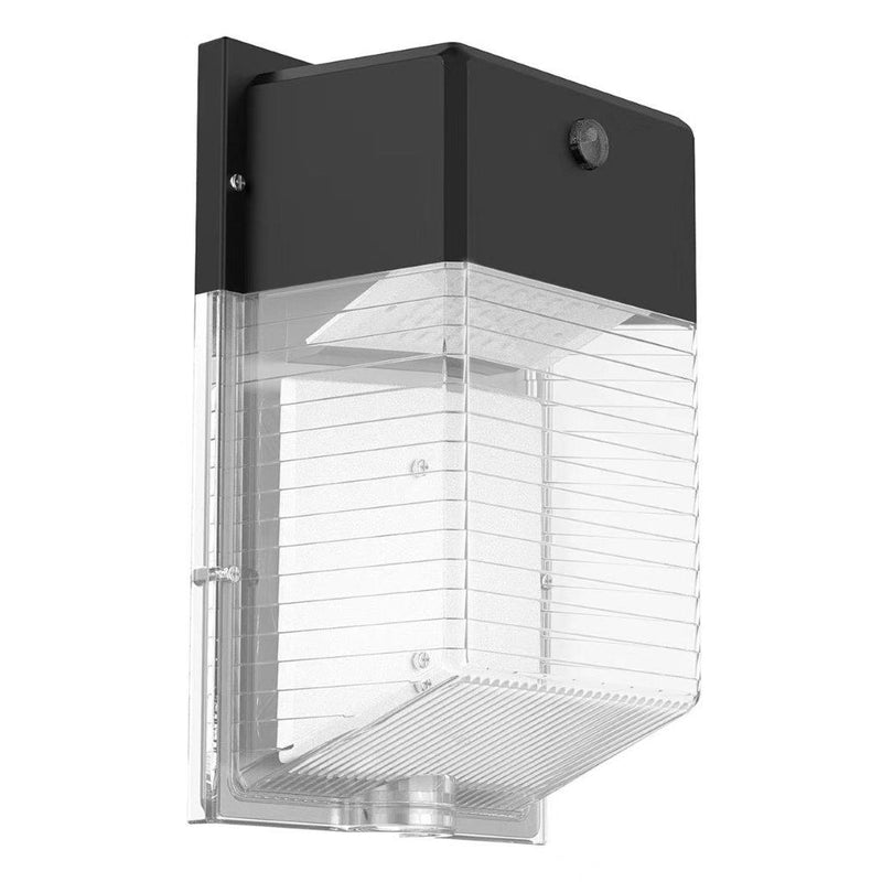 LÁMPARA  DE PARED LED CON SENSOR CONMUTABLE: 15W,20W,26W, EMITE 3800LM, INTERRUPTOR CCT: 40K,50K,60K, 120-277V 50-60HZ, GRADO DE PROTECCION IP65.