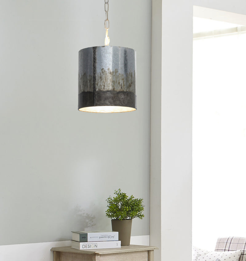 One Light Mini Pendant<br /><span style="color:#4AB0CE;">Entrega: 4-10 dias en USA</span><br /><span style="color:#4AB0CE;font-size:60%;">PREGUNTE POR ENTREGA EN PANAMA</span><br />Collection: Cannery<br />Finish: Ombre Galvanized