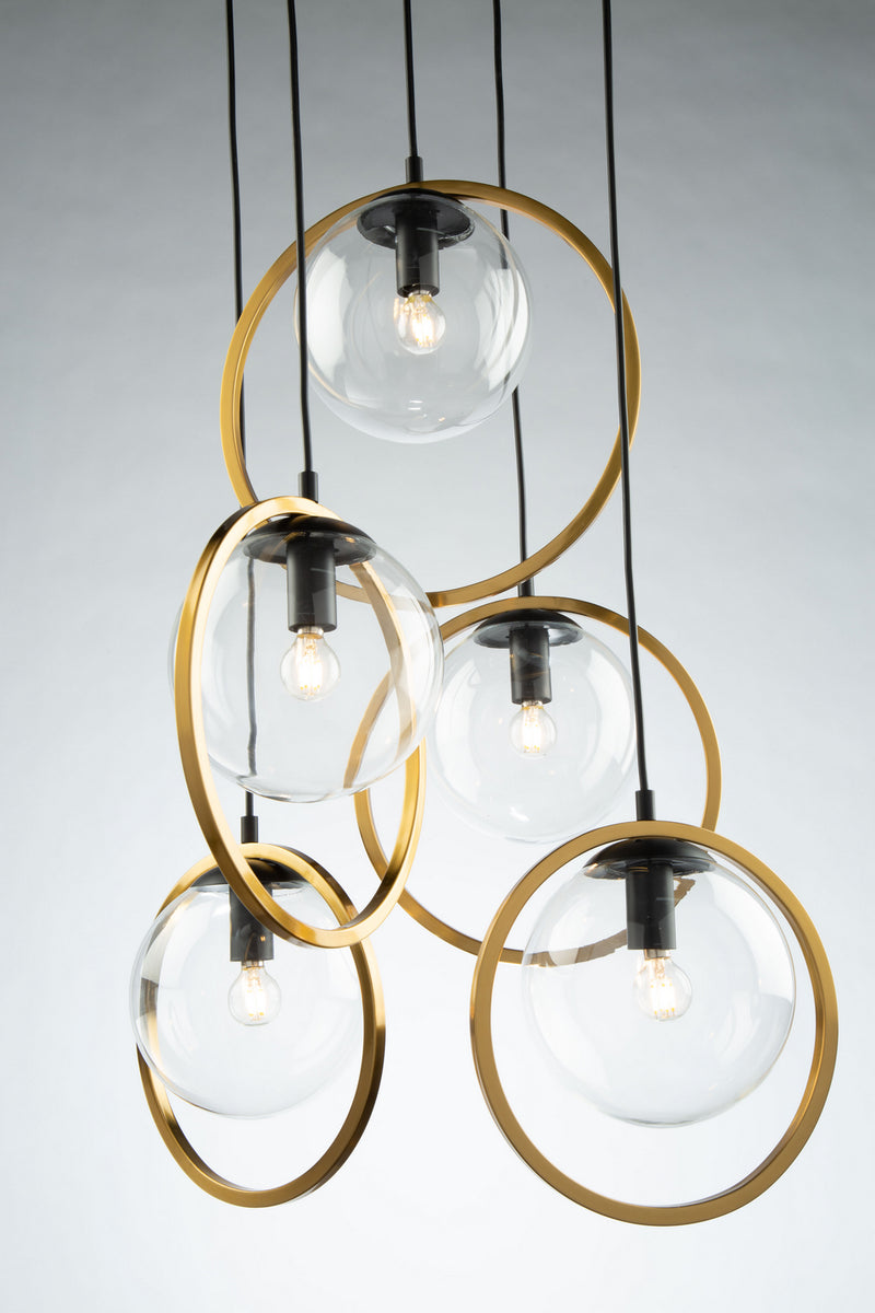 Five Light Pendant<br /><span style="color:#4AB0CE;">Entrega: 4-10 dias en USA</span><br /><span style="color:#4AB0CE;font-size:60%;">PREGUNTE POR ENTREGA EN PANAMA</span><br />Collection: Lugano<br />Finish: Black & Vintage Brass