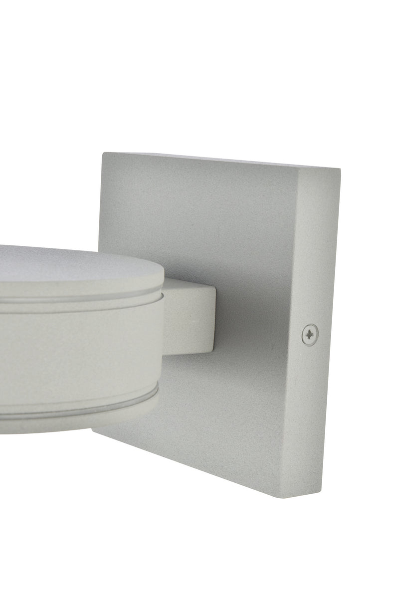 LED Outdoor Wall Lamp<br /><span style="color:#4AB0CE;">Entrega: 4-10 dias en USA</span><br /><span style="color:#4AB0CE;font-size:60%;">PREGUNTE POR ENTREGA EN PANAMA</span><br />Collection: Raine<br />Finish: Silver