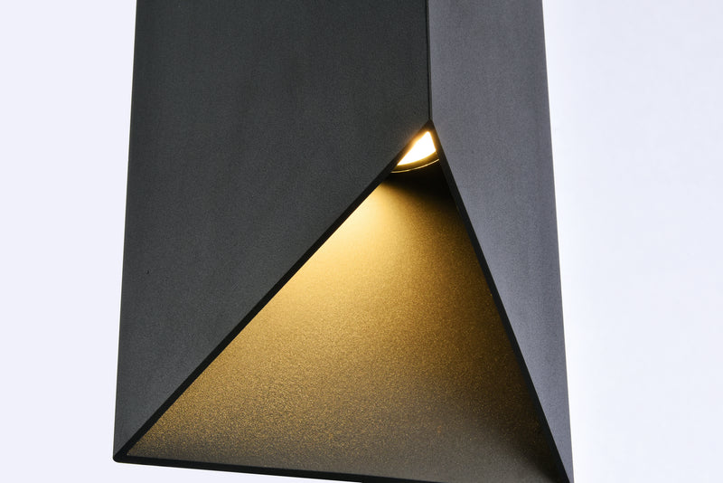 LED Outdoor Wall Lamp<br /><span style="color:#4AB0CE;">Entrega: 4-10 dias en USA</span><br /><span style="color:#4AB0CE;font-size:60%;">PREGUNTE POR ENTREGA EN PANAMA</span><br />Collection: Raine<br />Finish: black