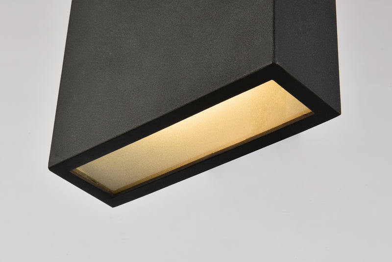 LED Outdoor Wall Lamp<br /><span style="color:#4AB0CE;">Entrega: 4-10 dias en USA</span><br /><span style="color:#4AB0CE;font-size:60%;">PREGUNTE POR ENTREGA EN PANAMA</span><br />Collection: Raine<br />Finish: black