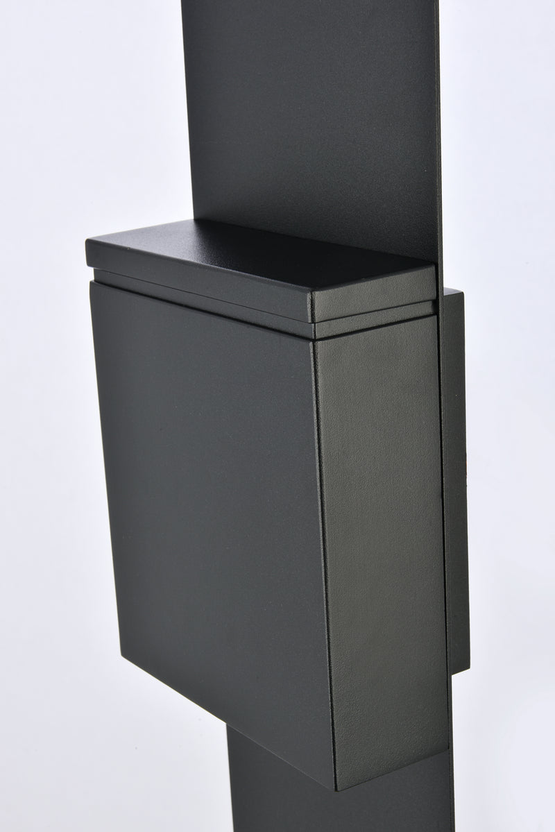 LED Outdoor Wall Lamp<br /><span style="color:#4AB0CE;">Entrega: 4-10 dias en USA</span><br /><span style="color:#4AB0CE;font-size:60%;">PREGUNTE POR ENTREGA EN PANAMA</span><br />Collection: Raine<br />Finish: black