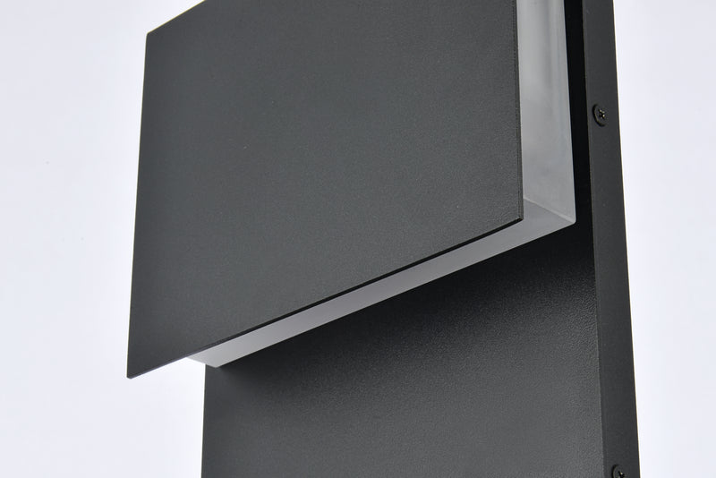 LED Outdoor Wall Lamp<br /><span style="color:#4AB0CE;">Entrega: 4-10 dias en USA</span><br /><span style="color:#4AB0CE;font-size:60%;">PREGUNTE POR ENTREGA EN PANAMA</span><br />Collection: Raine<br />Finish: black