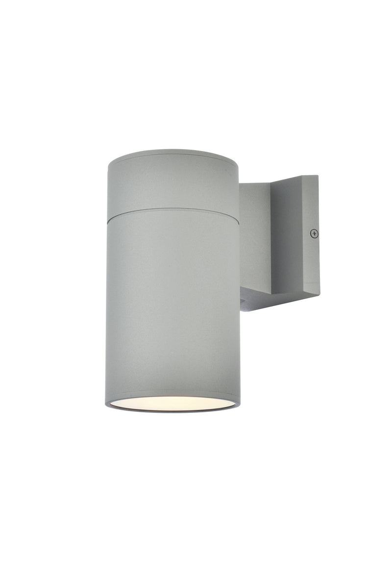 Outdoor Wall Mount<br /><span style="color:#4AB0CE;">Entrega: 4-10 dias en USA</span><br /><span style="color:#4AB0CE;font-size:60%;">PREGUNTE POR ENTREGA EN PANAMA</span><br />Collection: Raine<br />Finish: Silver