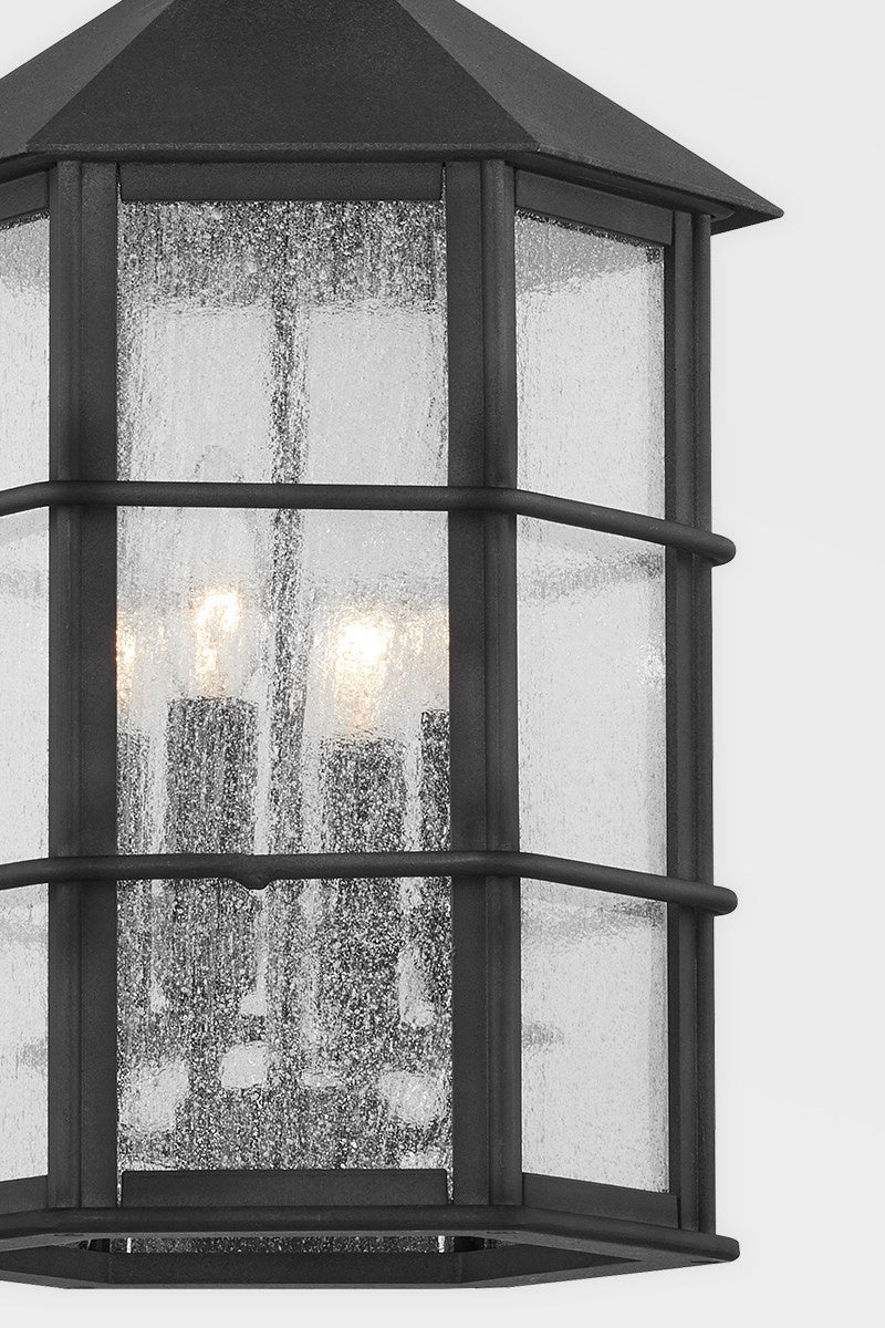 Four Light Outdoor Lantern<br /><span style="color:#4AB0CE;">Entrega: 4-10 dias en USA</span><br /><span style="color:#4AB0CE;font-size:60%;">PREGUNTE POR ENTREGA EN PANAMA</span><br />Collection: Lake County<br />Finish: French Iron