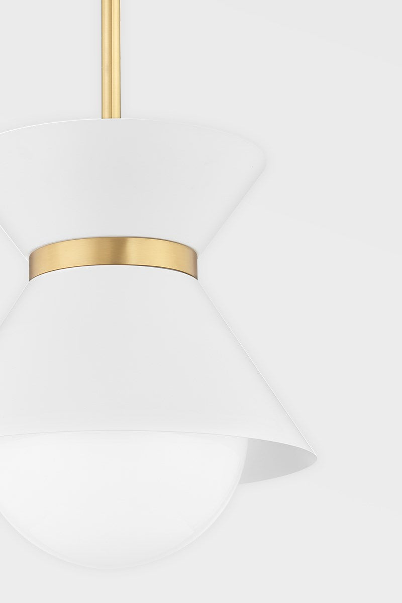 One Light Pendant<br /><span style="color:#4AB0CE;">Entrega: 4-10 dias en USA</span><br /><span style="color:#4AB0CE;font-size:60%;">PREGUNTE POR ENTREGA EN PANAMA</span><br />Collection: Scout<br />Finish: Soft White/Patina Brass