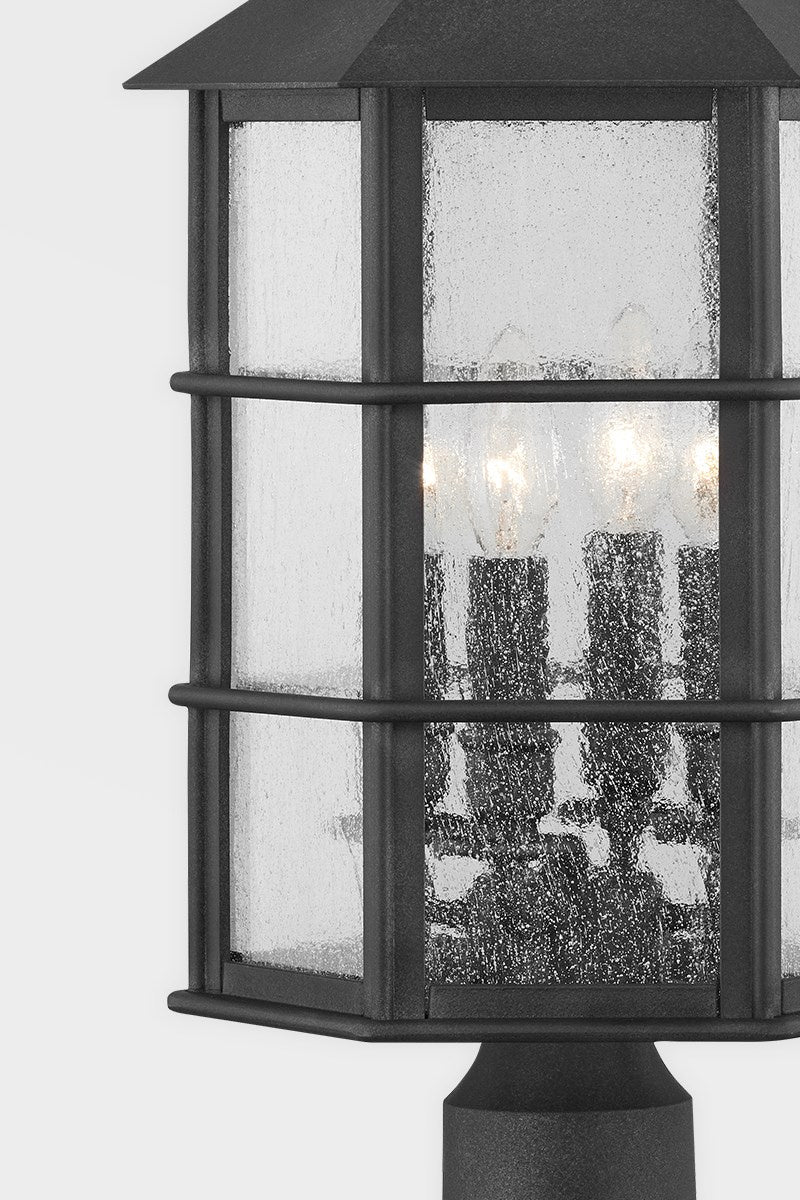 Four Light Outdoor Post<br /><span style="color:#4AB0CE;">Entrega: 4-10 dias en USA</span><br /><span style="color:#4AB0CE;font-size:60%;">PREGUNTE POR ENTREGA EN PANAMA</span><br />Collection: Lake County<br />Finish: French Iron