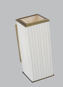 One Light Wall Sconce<br /><span style="color:#4AB0CE;">Entrega: 4-10 dias en USA</span><br /><span style="color:#4AB0CE;font-size:60%;">PREGUNTE POR ENTREGA EN PANAMA</span><br />Collection: Esther<br />Finish: Time Worn Brass