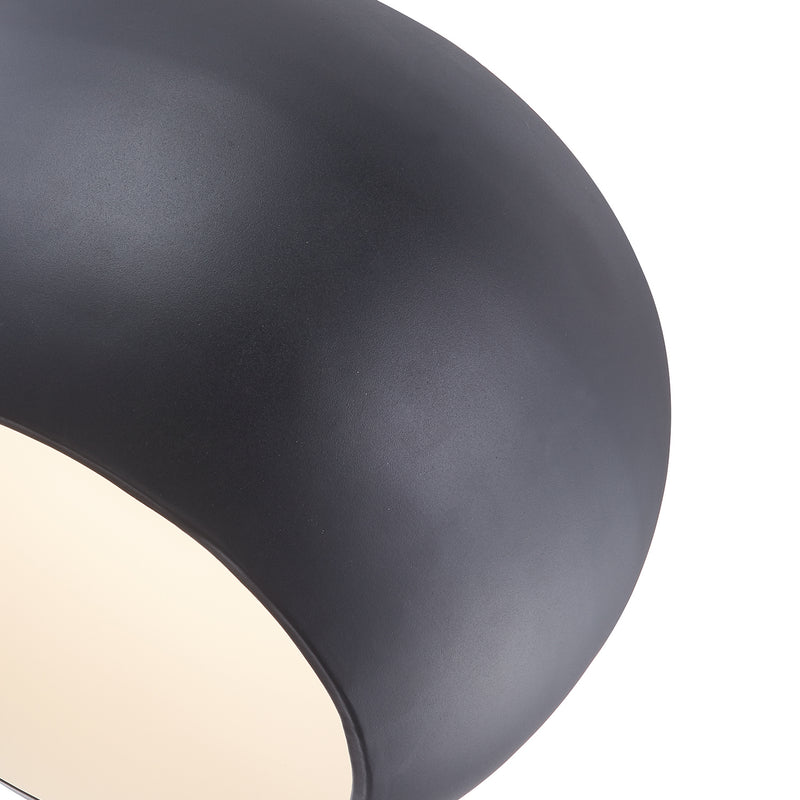 LED Flush Mount<br /><span style="color:#4AB0CE;">Entrega: 4-10 dias en USA</span><br /><span style="color:#4AB0CE;font-size:60%;">PREGUNTE POR ENTREGA EN PANAMA</span><br />Collection: Croft<br />Finish: Black/White