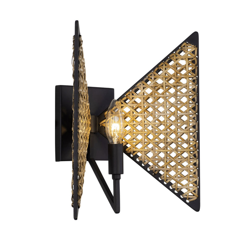 One Light Wall Sconce<br /><span style="color:#4AB0CE;">Entrega: 4-10 dias en USA</span><br /><span style="color:#4AB0CE;font-size:60%;">PREGUNTE POR ENTREGA EN PANAMA</span><br />Collection: Machina<br />Finish: Matte Black/Sulihiya